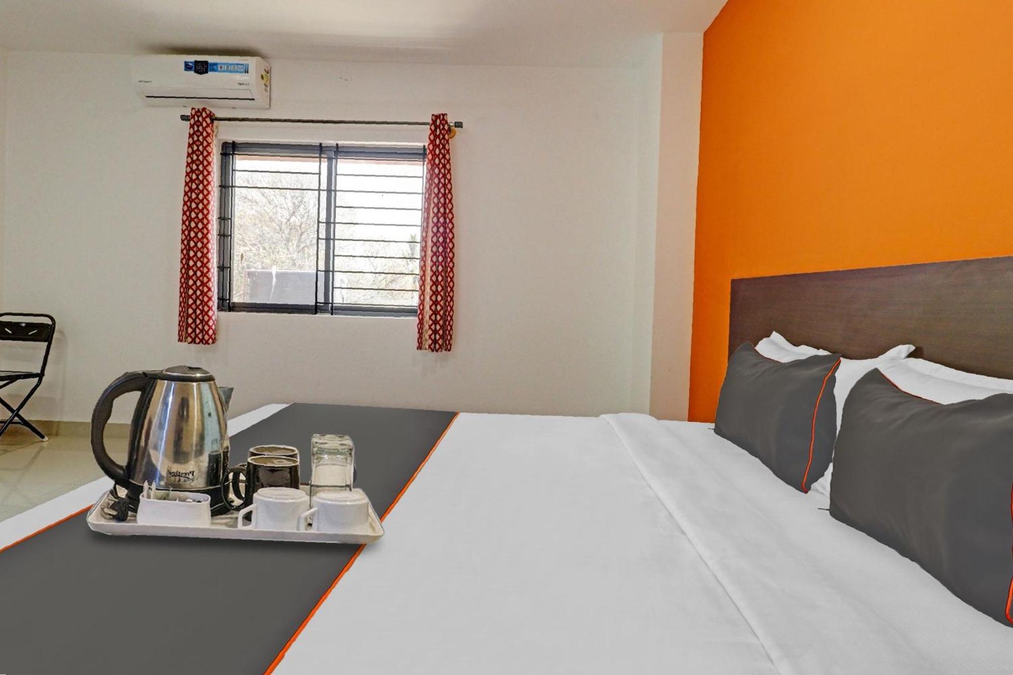 Hotel The Blooms 3*