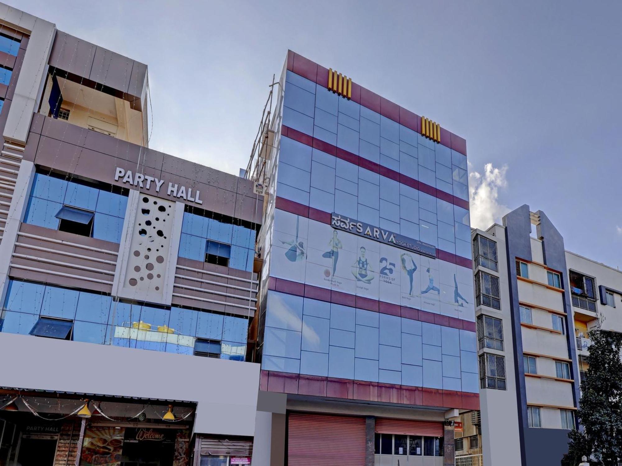 O Compact Kr Puram Near Phoenix Marketcity Guest house 3*
