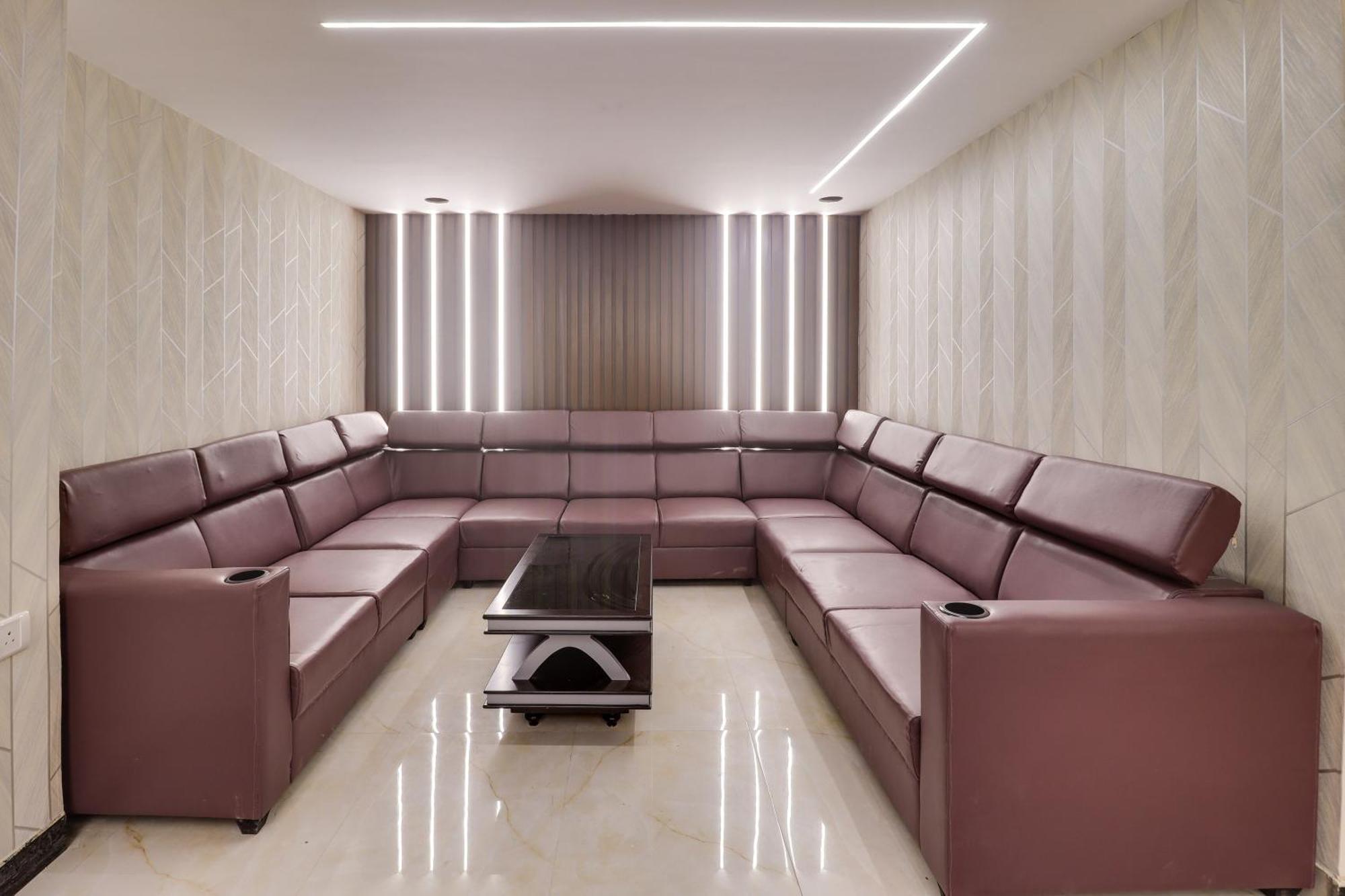 Hotel Collection O Manu 4*