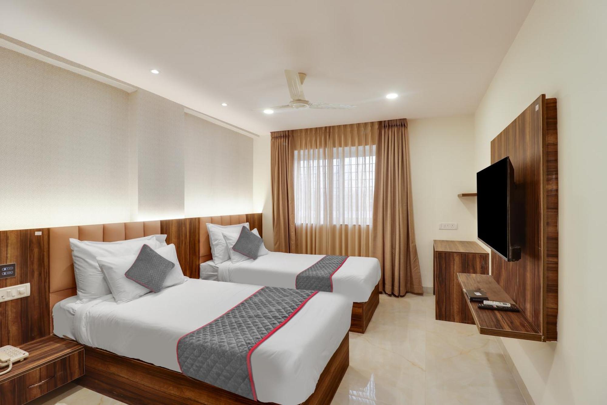 Hotel Collection O Manu Bangalore