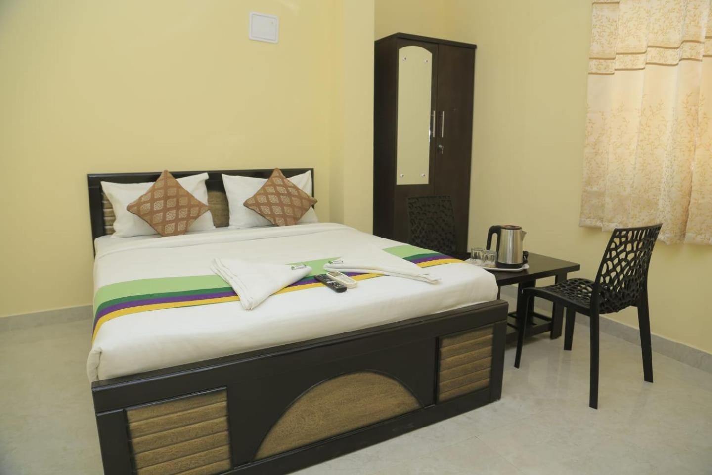 Hotel Sri Sai Sarovara In