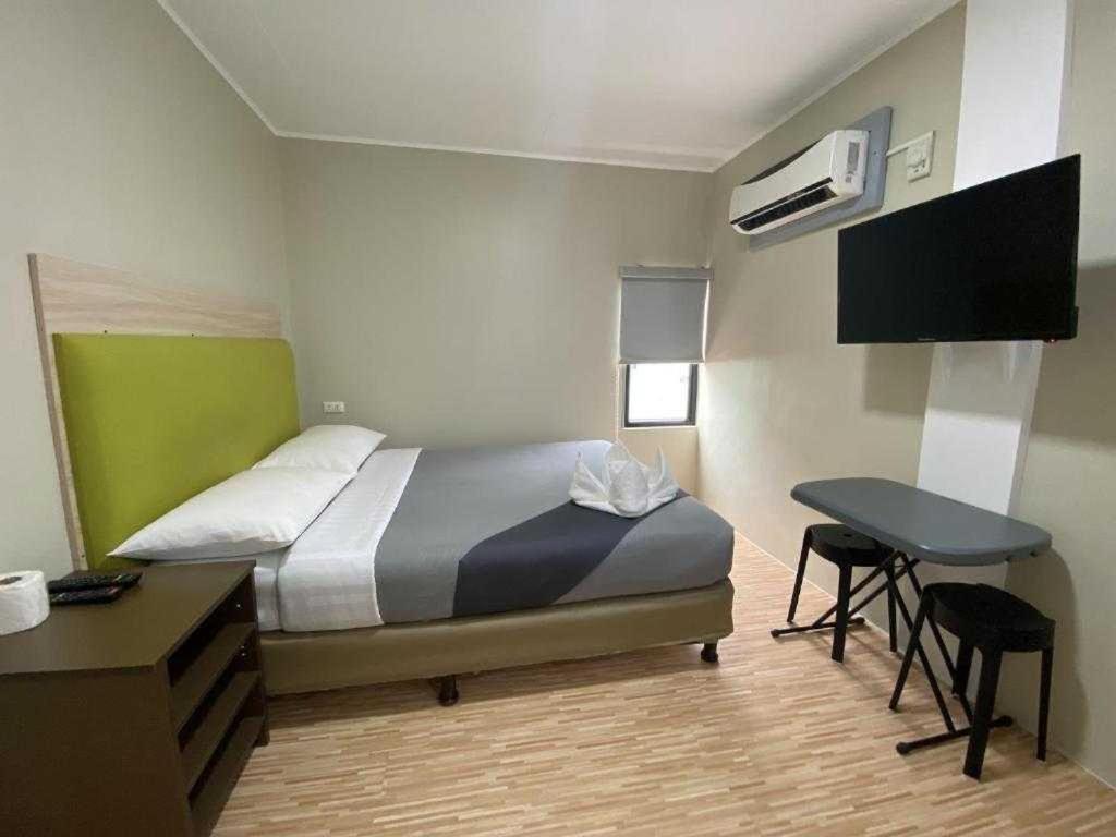 Hotel Townhouse Jeevan Bima Nagar Hal Road Bangalore