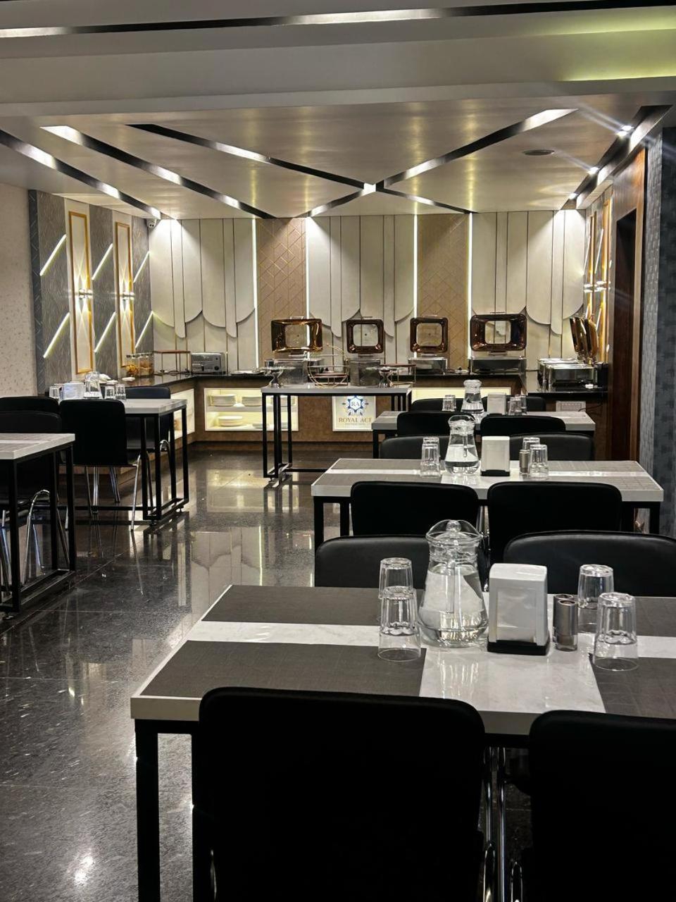 Hotel Royal Ace Luxur 4*