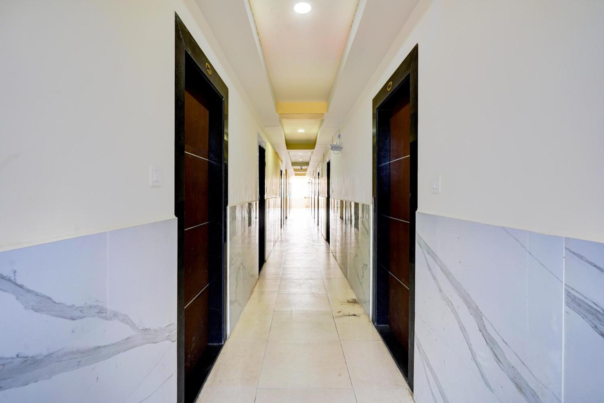 Hotel O Sri Vishnu Prime Opposite The Salon, Kundalhalli Gate