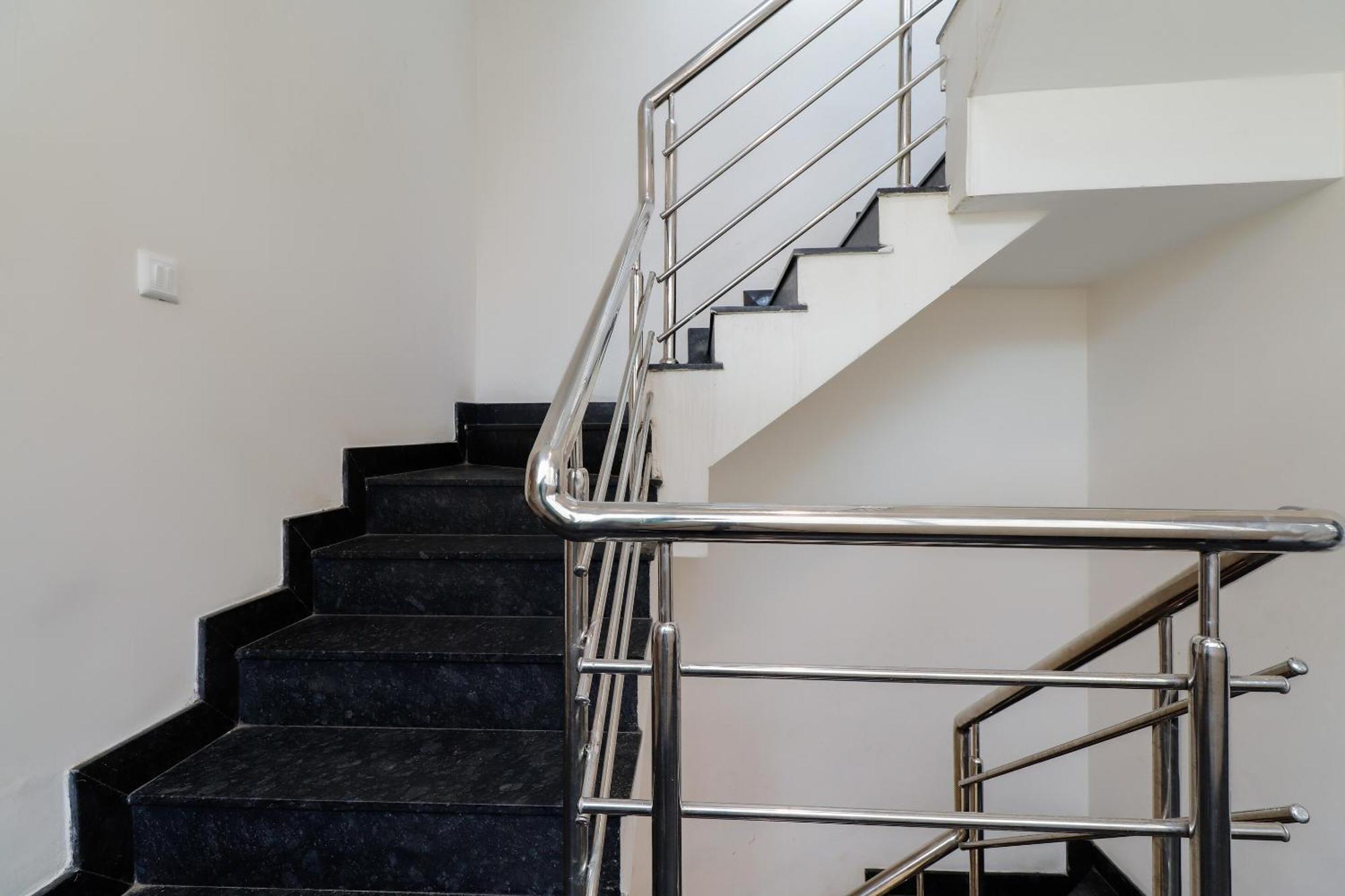 Hotel Super Gn Collection O Near Rajajinagar Industrial Estate 3*