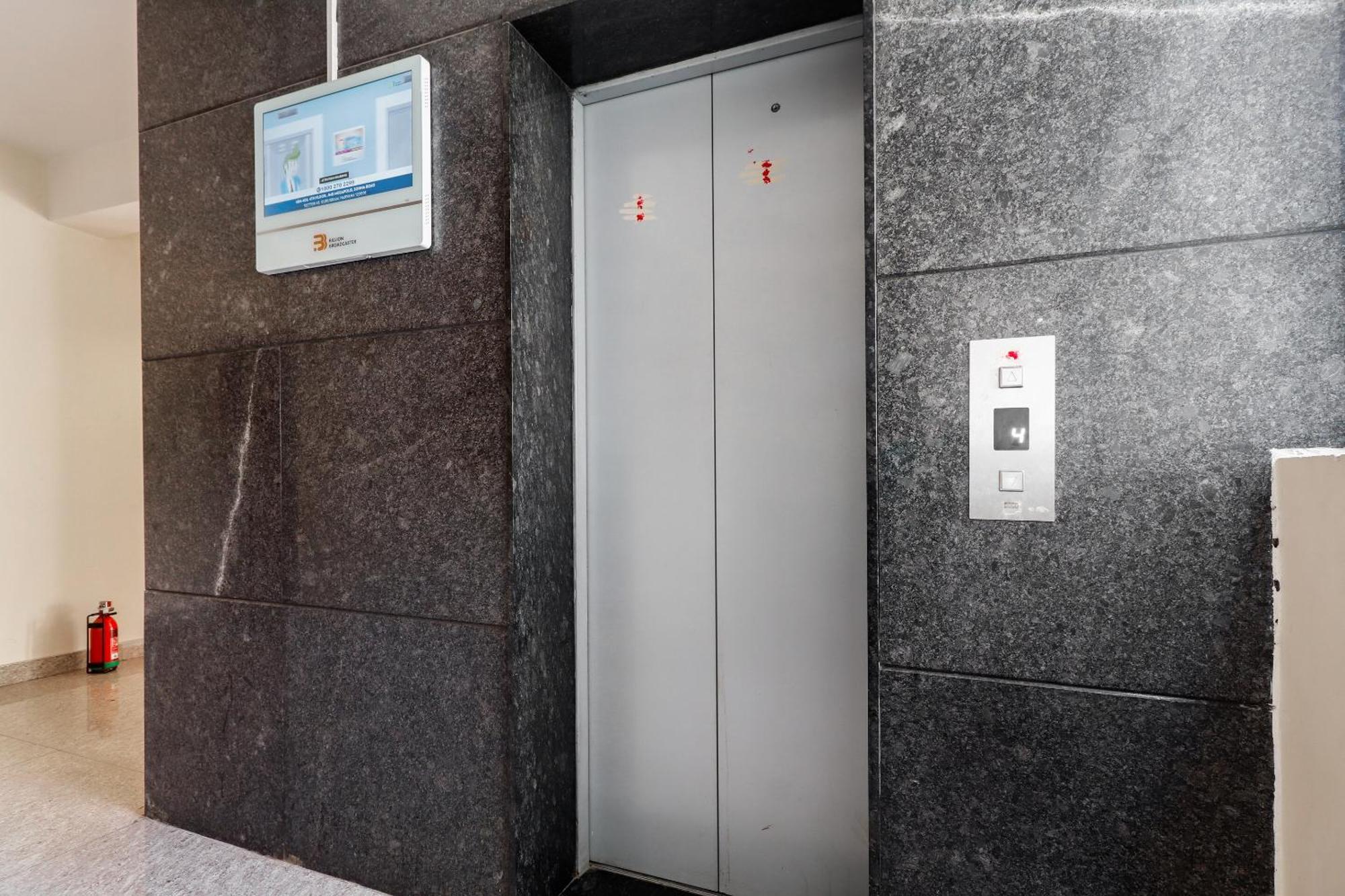 Super Gn Collection O Near Rajajinagar Industrial Estate Hotel 3*