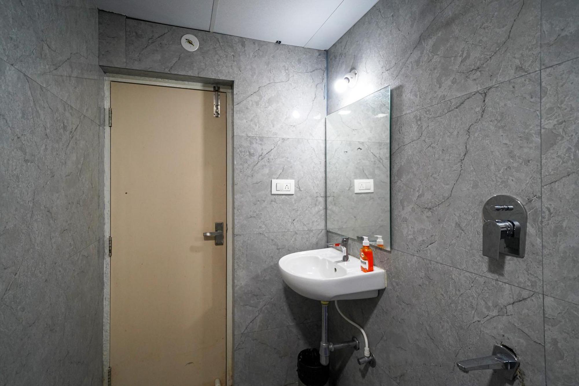 Open By Olive - Sai Luxury Comforts Hotel Bangalore