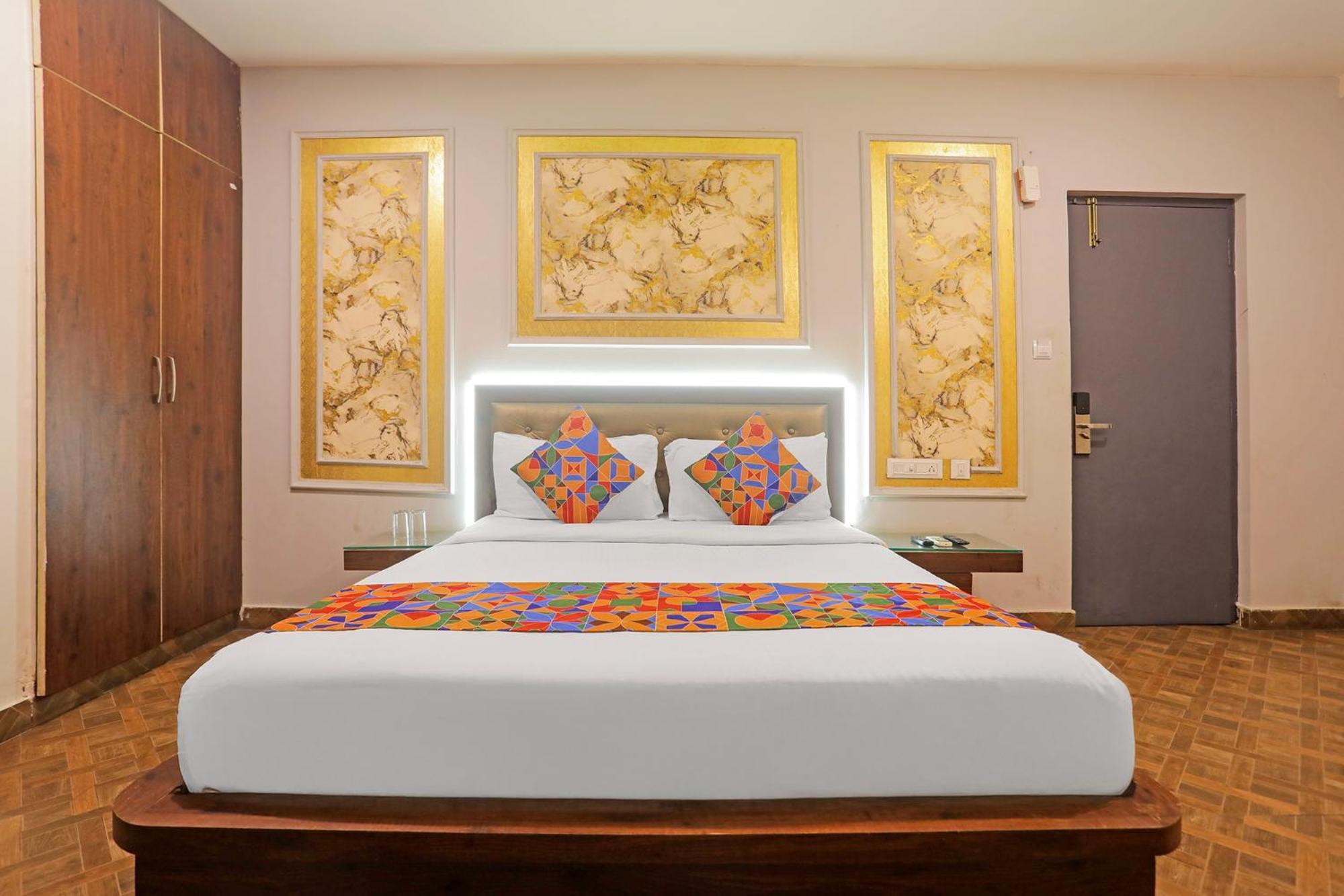 Fabhotel Emerald Hotel 3*
