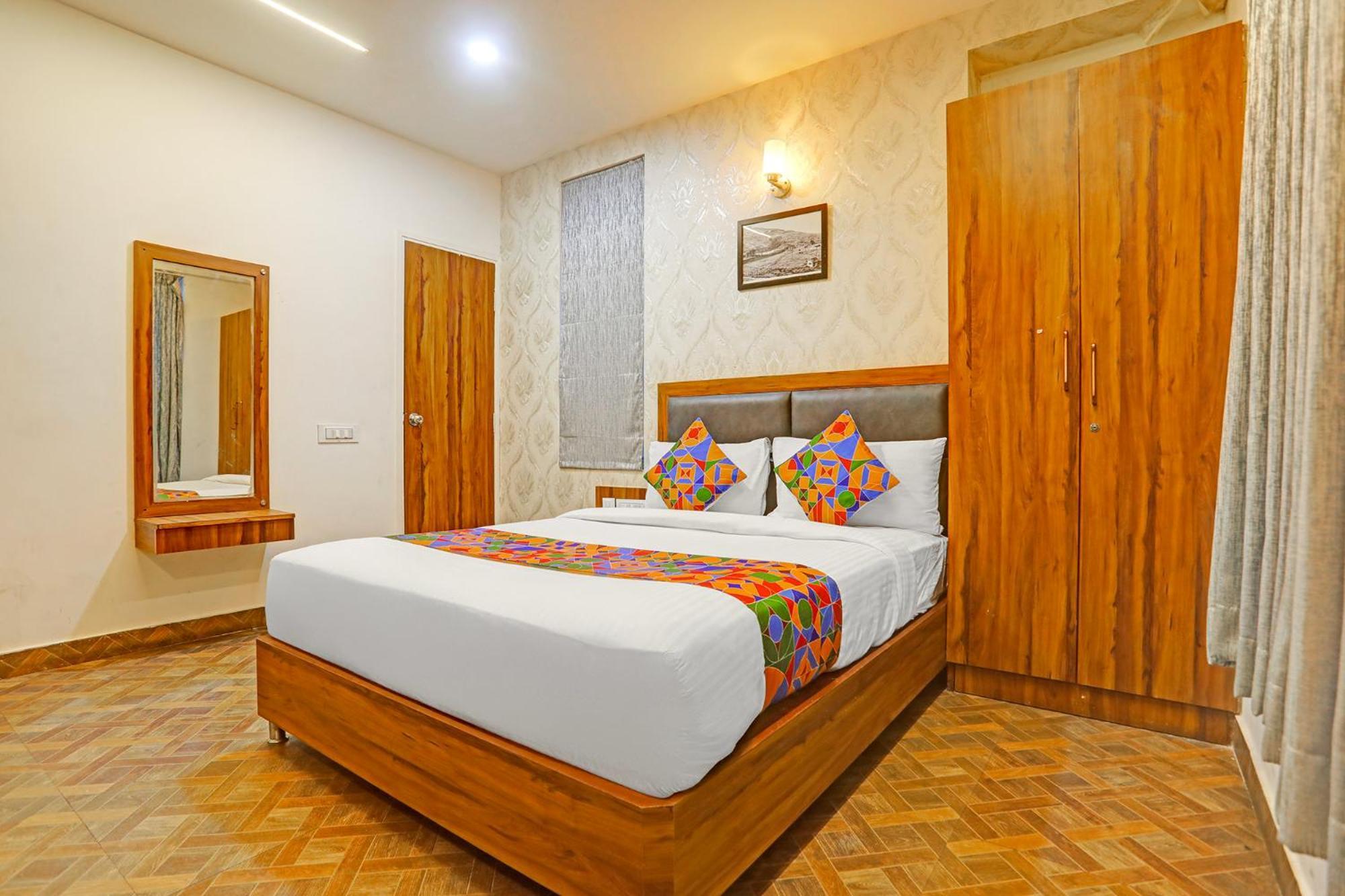 Hotel Fabhotel Emerald Bangalore