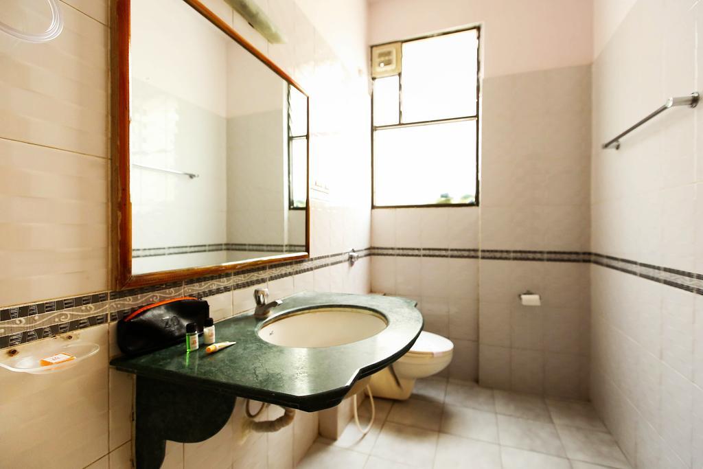 Oyo 4606 Maple Hotel Bangalore