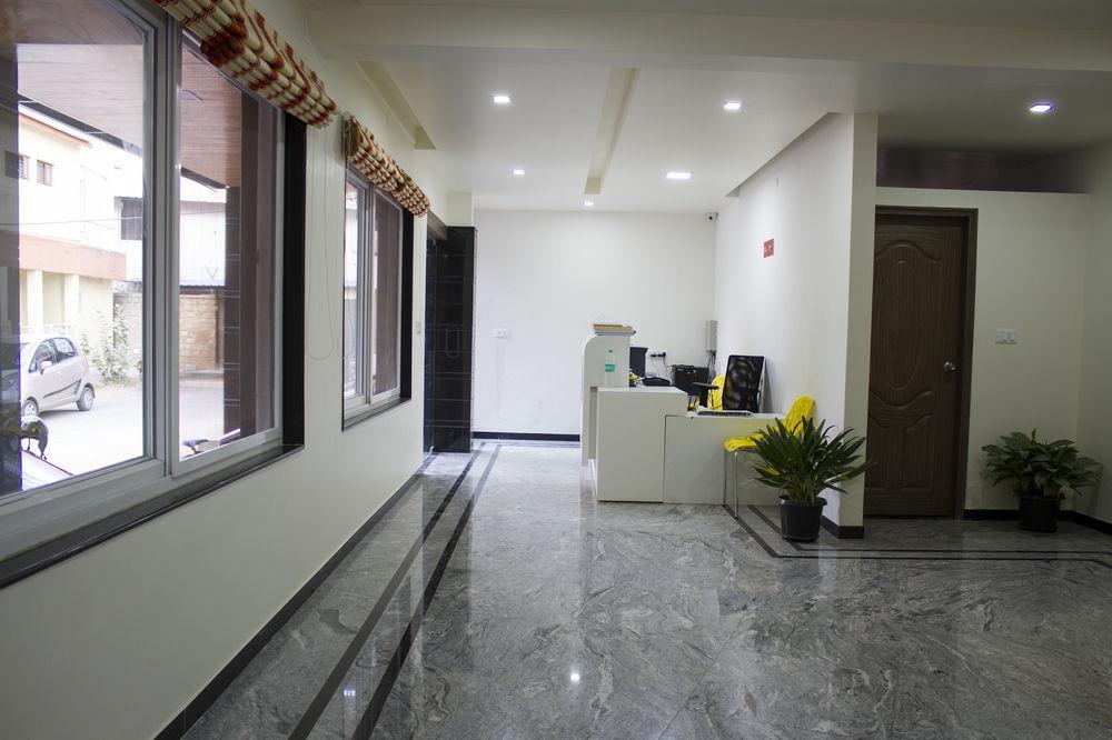 Hotel Oyo Indiranagar Old Airport Road 3*