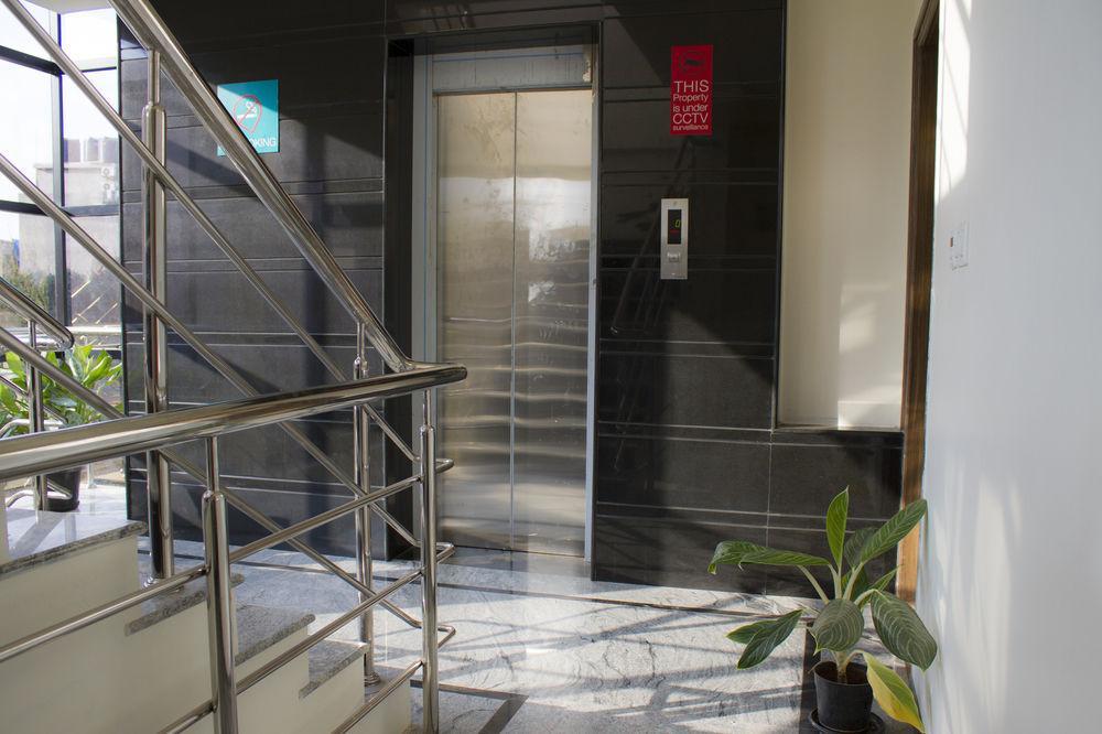 Hotel Oyo Indiranagar Old Airport Road Bangalore