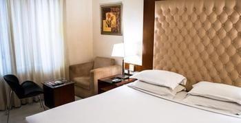 Hotel The Chevron Bangalore