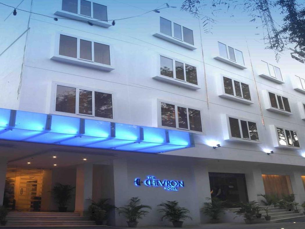 Hotel The Chevron Bangalore