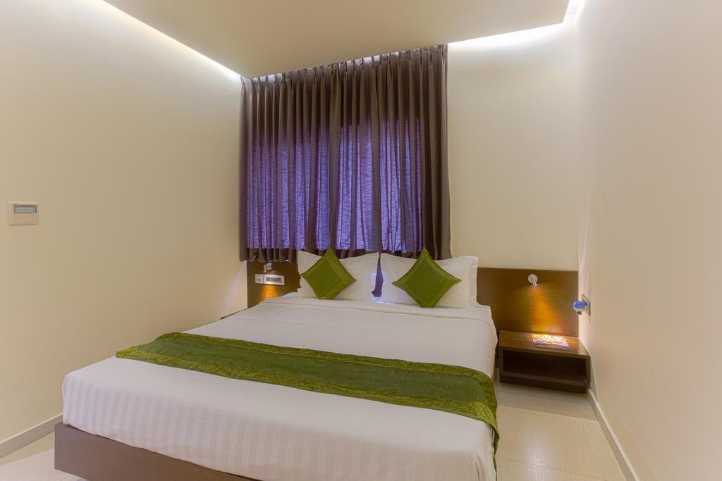 Hotel Treebo Grand Premier