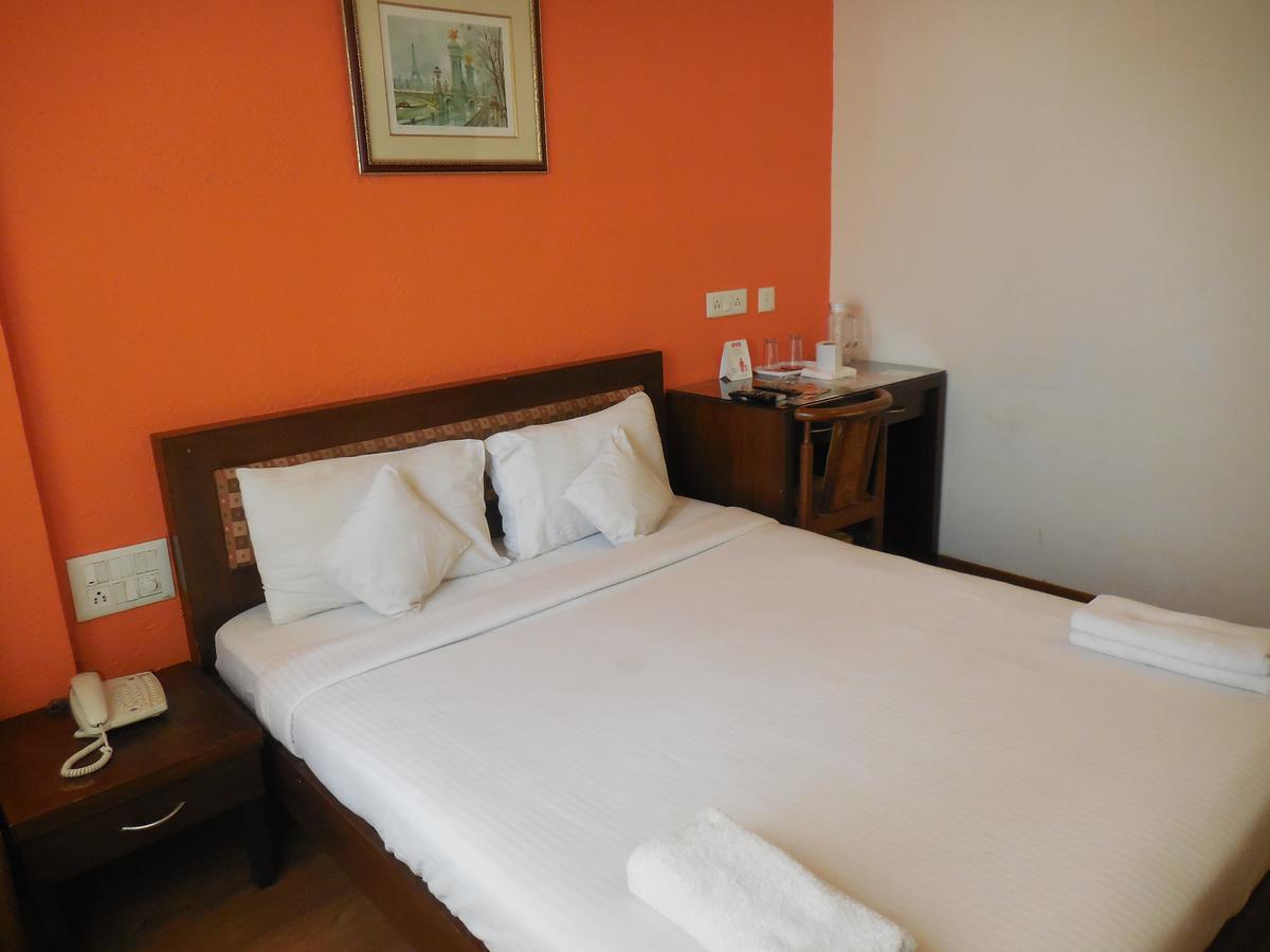 Hotel Orange Tree Residency