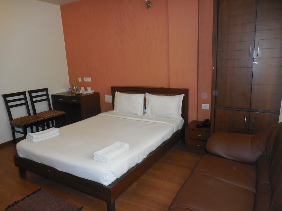 Hotel Orange Tree Residency
