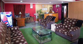 Oyo 4606 Maple Hotel