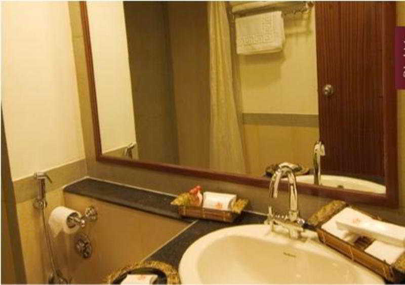Tudor Hotel 3*