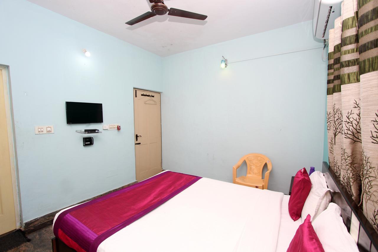 Oyo 9026 Near Mysore Road Hotel