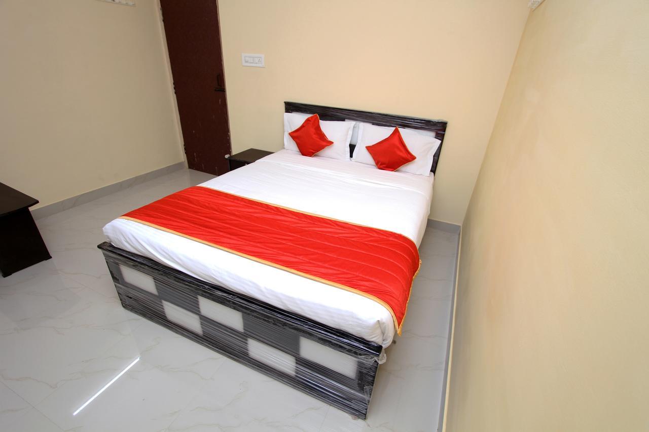 Oyo 9026 Near Mysore Road Hotel 3*