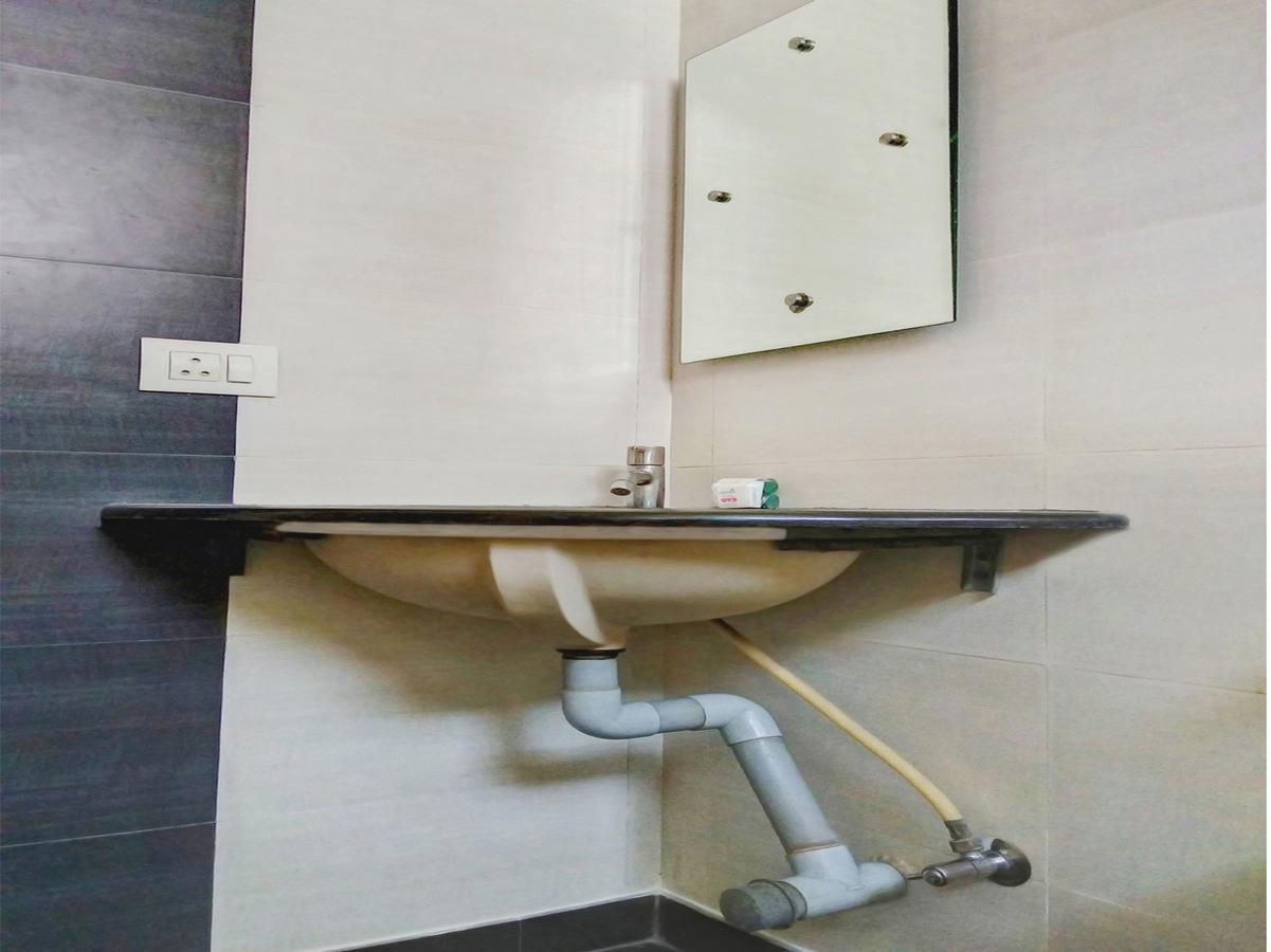 Hotel Oyo 10479 Sree Sai Comfort 3*