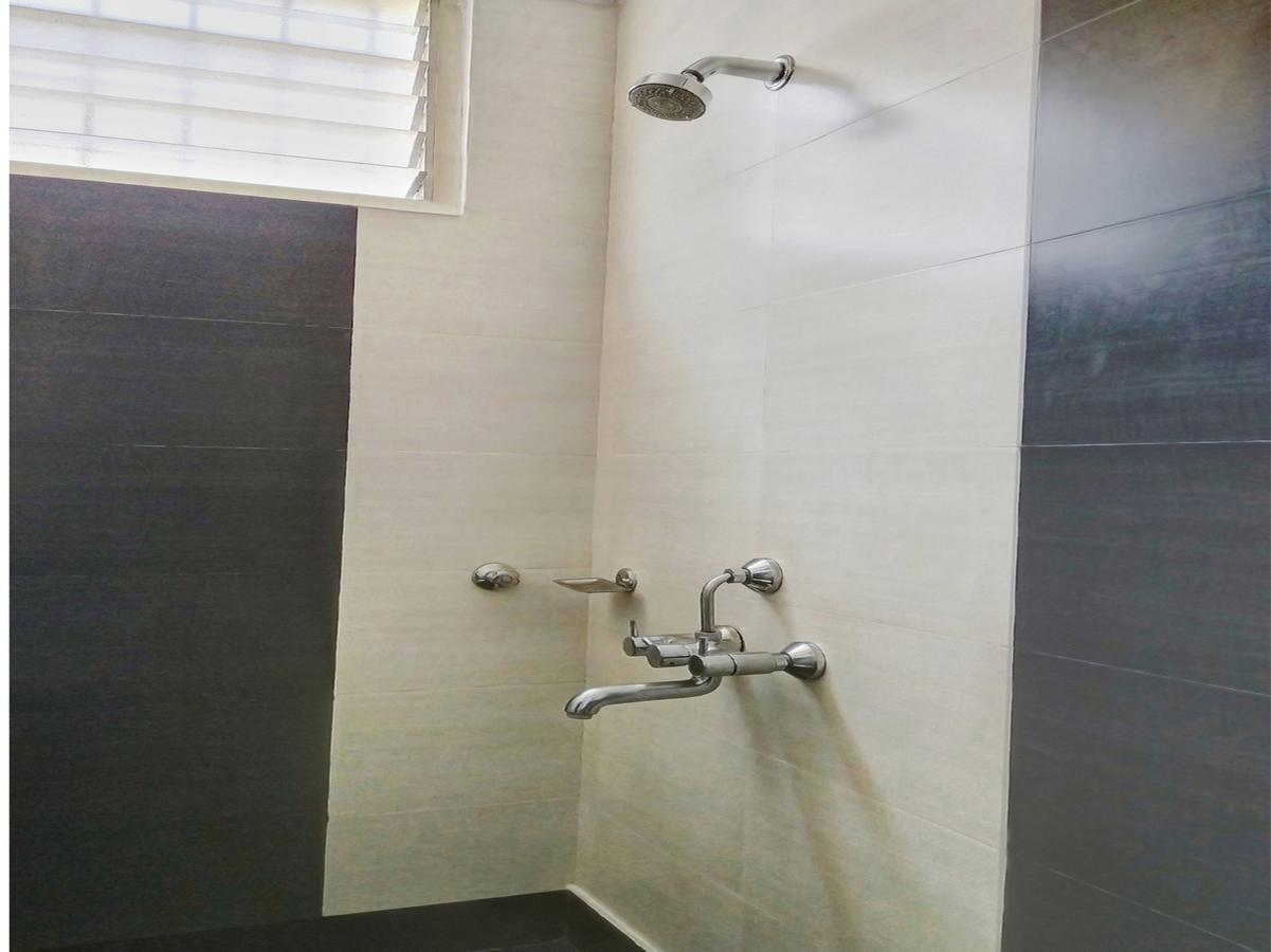 Oyo 10479 Sree Sai Comfort Hotel