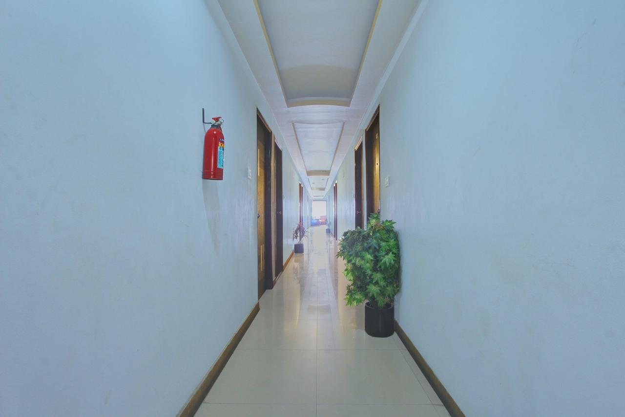 I Cloud Sri Sai Hotel