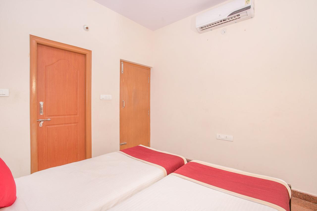 Hotel Oyo 9702 Hebbal 3*