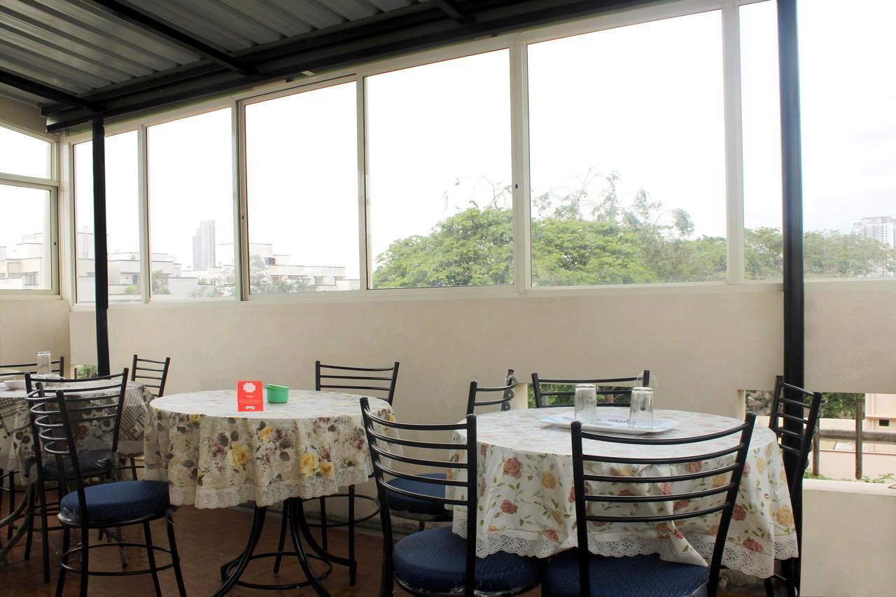 Hotel Oyo 9702 Hebbal 3*