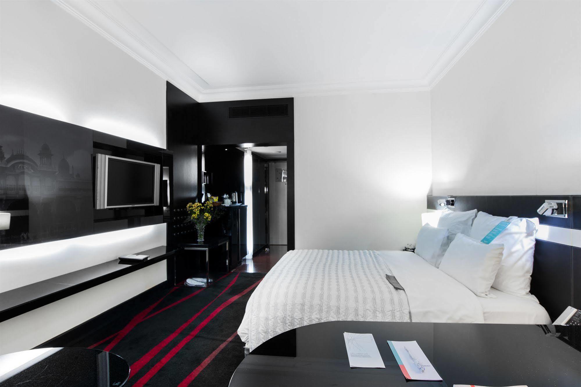 Le Meridien Hotel