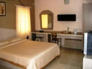 Hotel Maple Leaf Bangalore