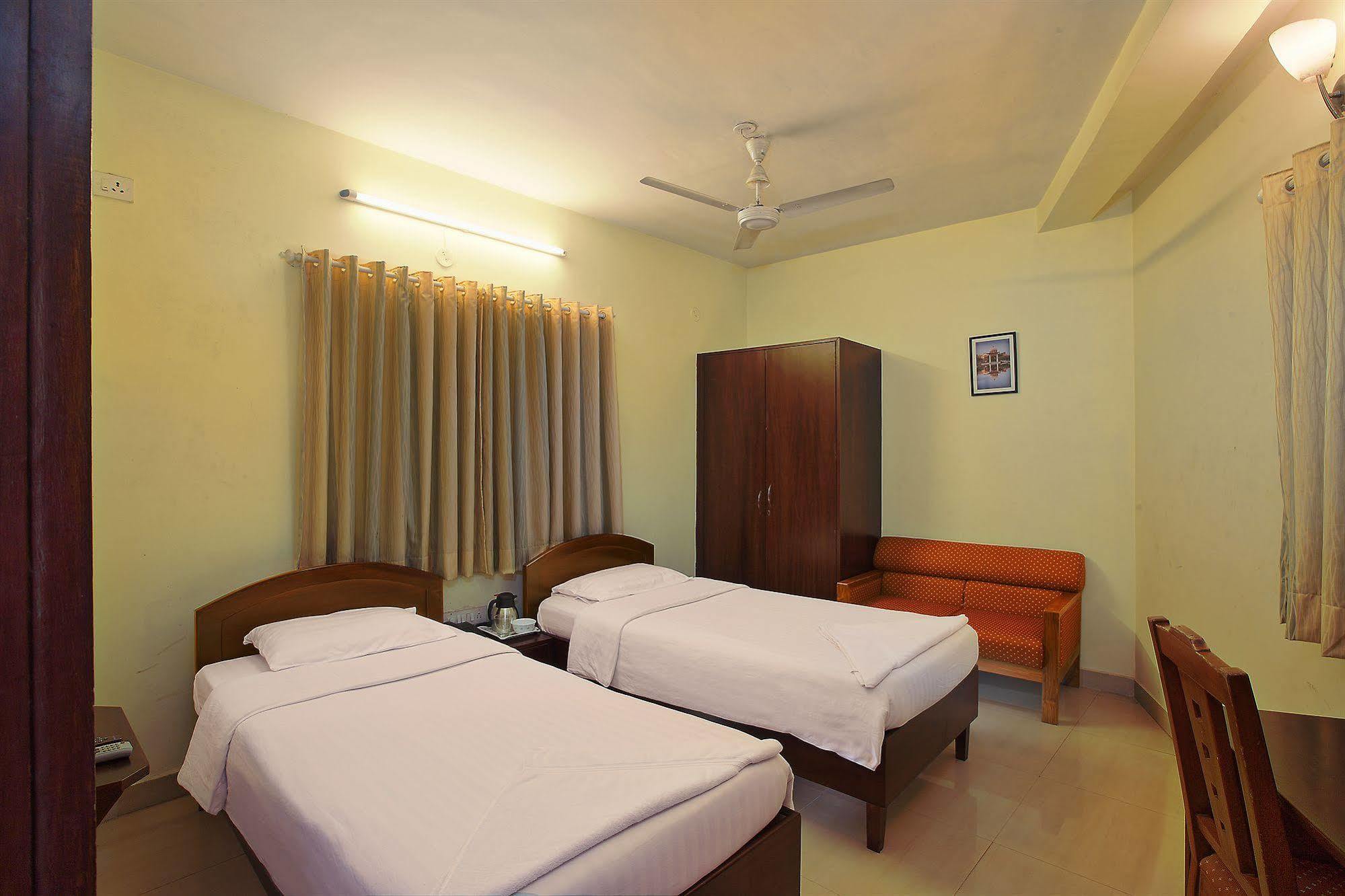 The Living Aparthotel 2*