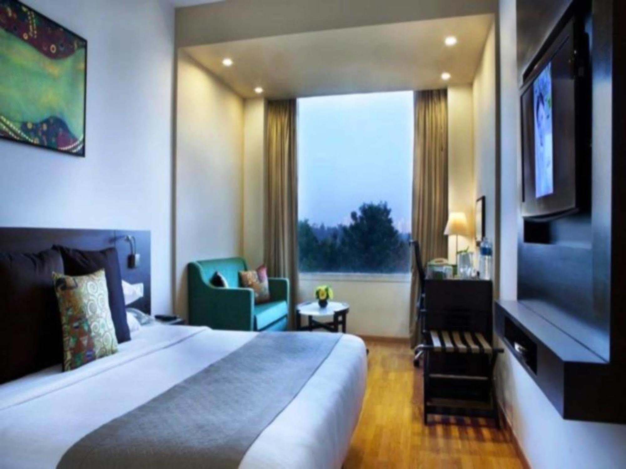 Lemon Tree Premier, Ulsoor Lake, 5* Bangalore