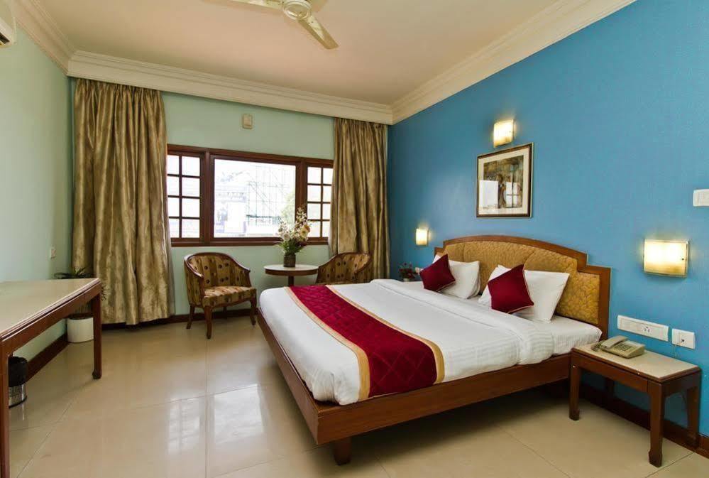 Oyo 579 Hotel Aab Bangalore