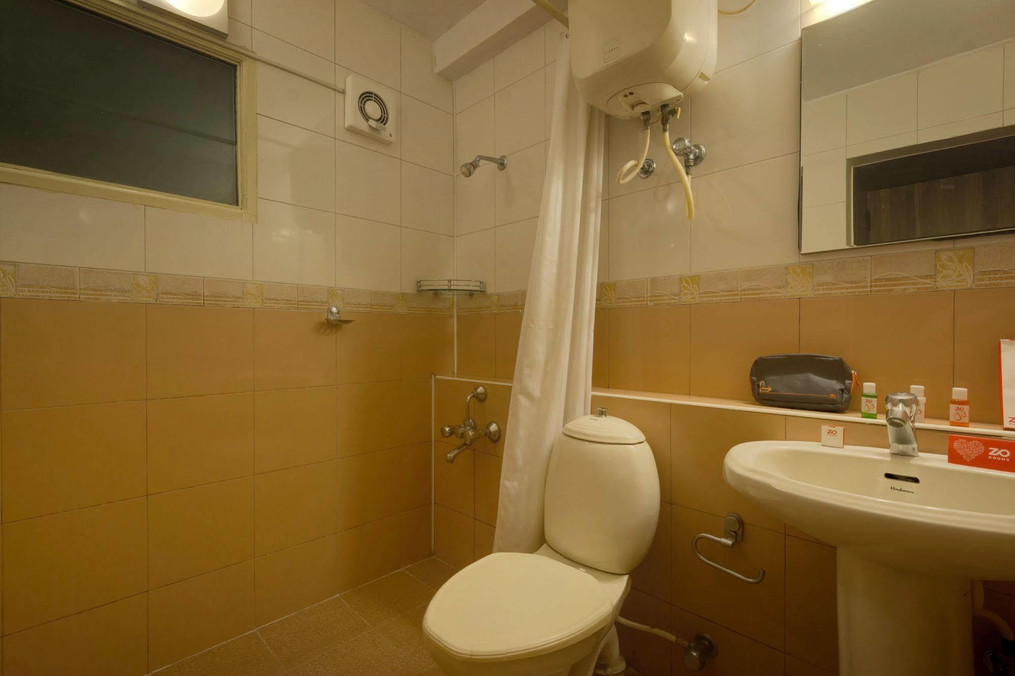 Hotel Zo Ulsoor Lake Indiranagar 3*