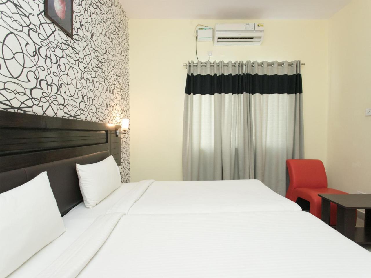 Oyo 10378 Hibiscus Mayflower Hotel 3*