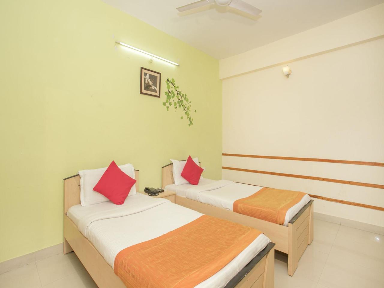 Hotel Oyo 1256 Compact Magnolia