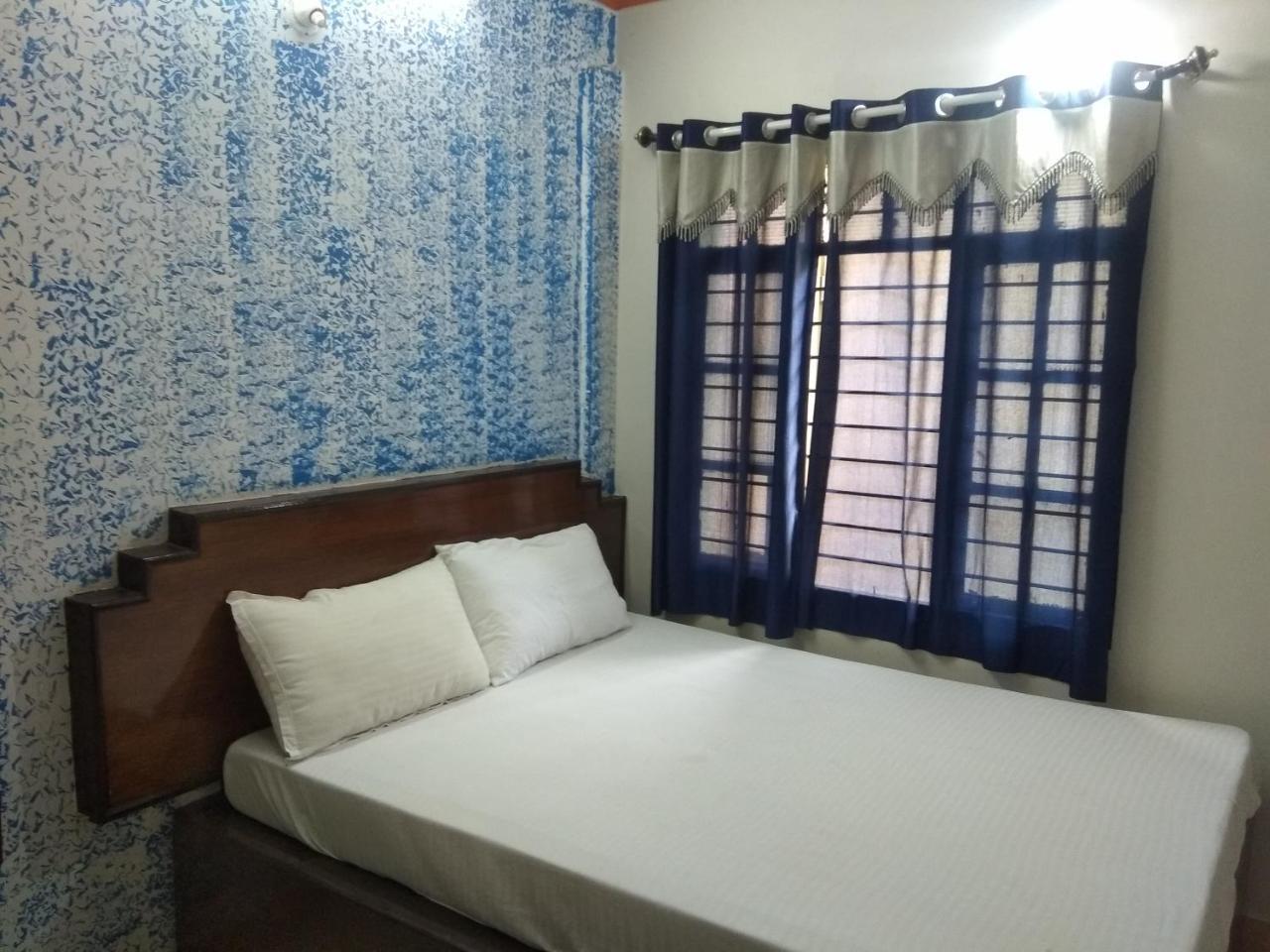 Hotel Balaji Residency 3*