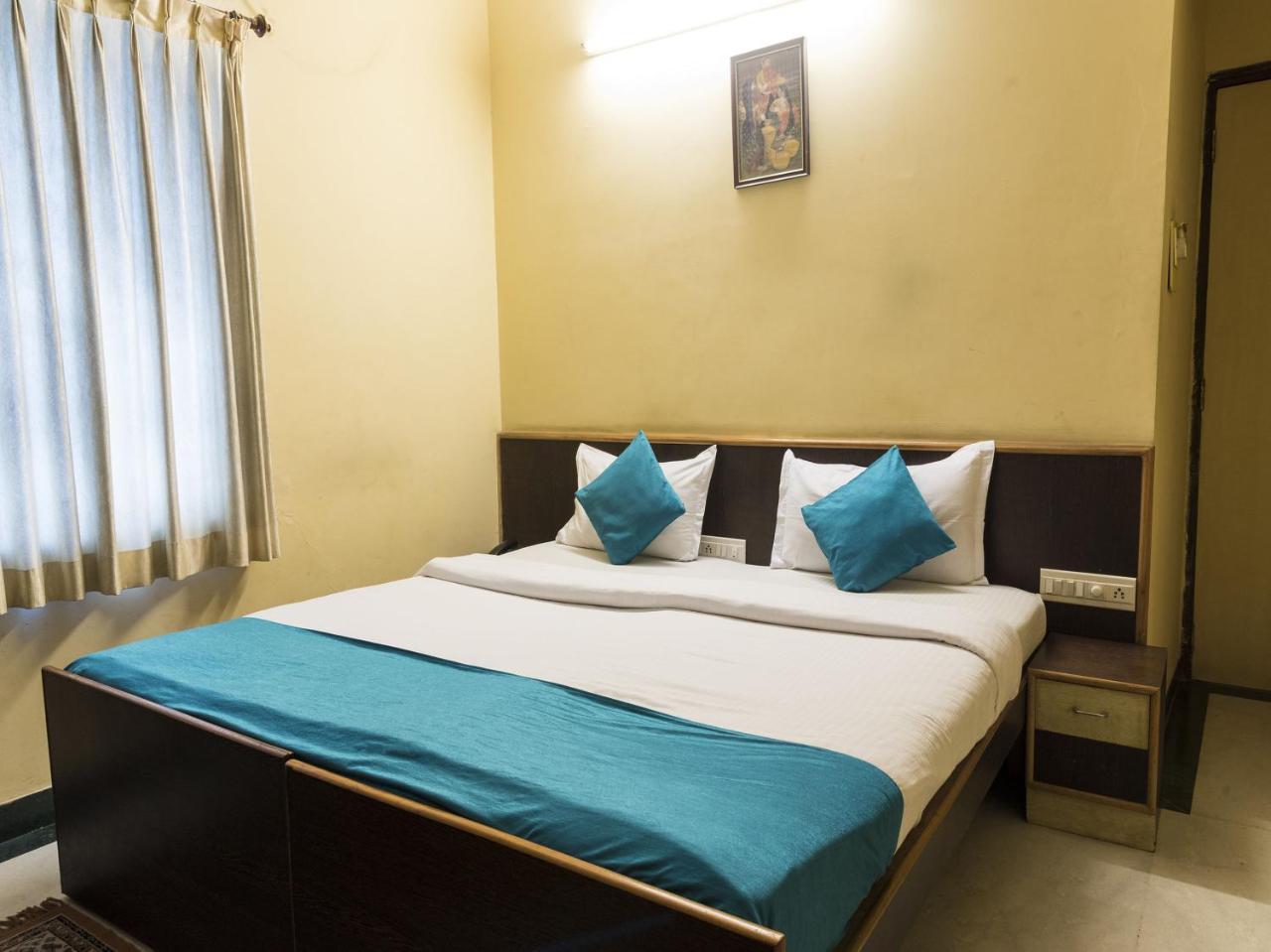 Hotel Oyo 4606 Maple Bangalore