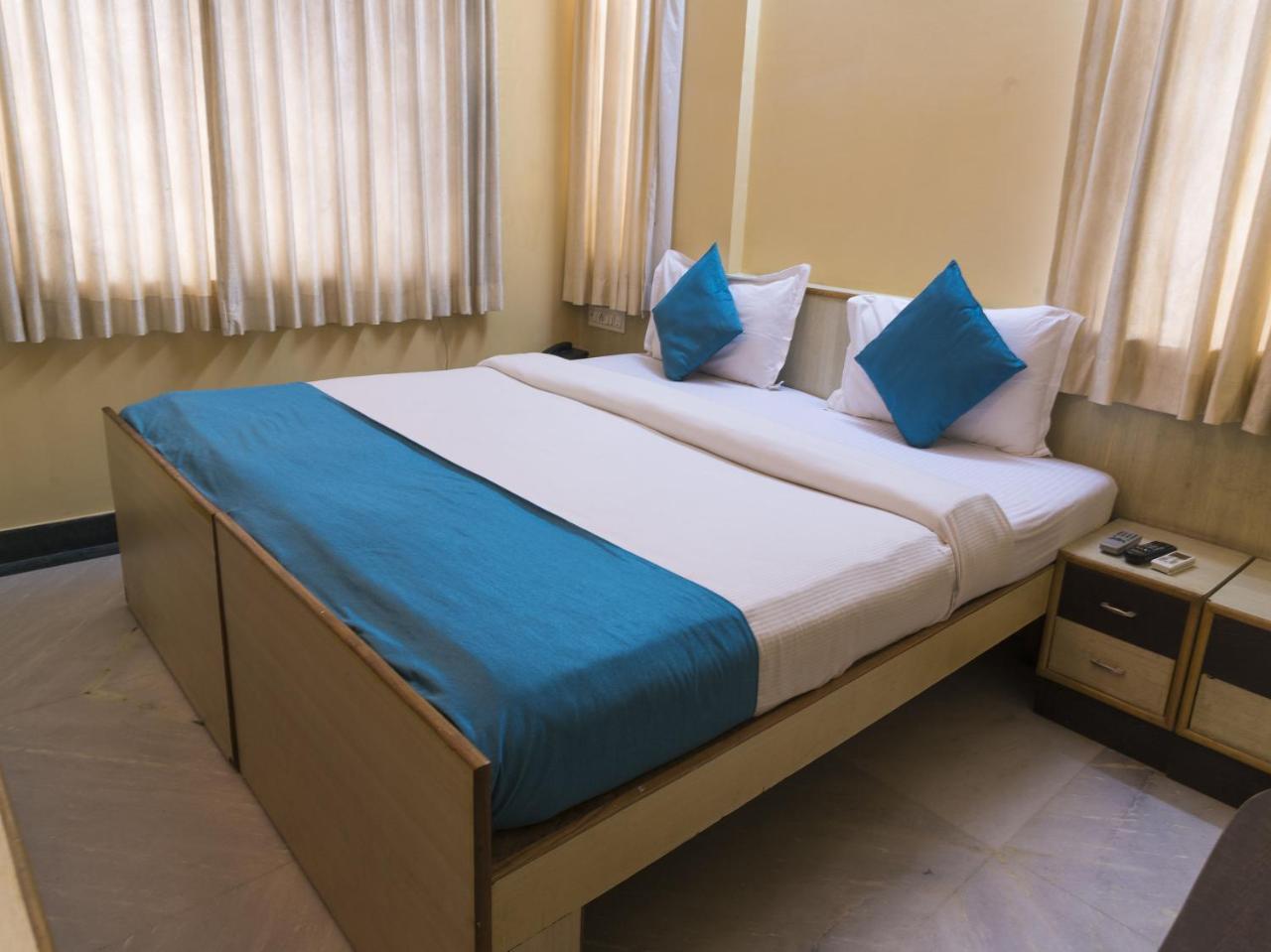 Oyo 4606 Maple Hotel Bangalore