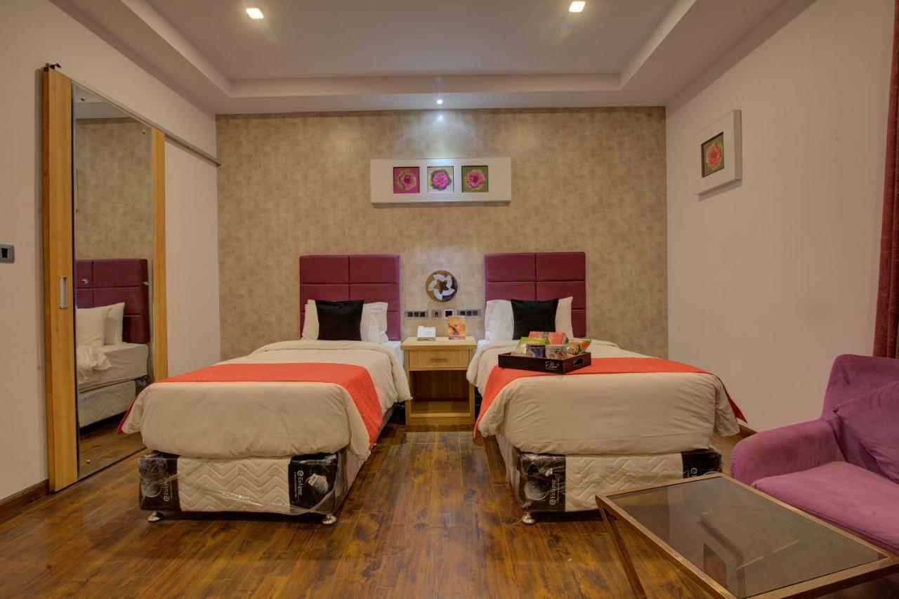 Hotel Collection O 30018 Ramee Electronic 3*