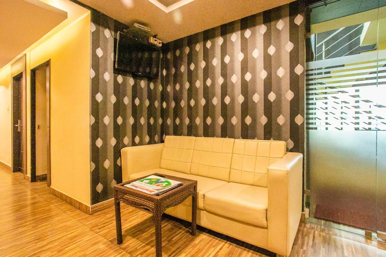 Hotel Oyo 4242 Hsr Layout 3*