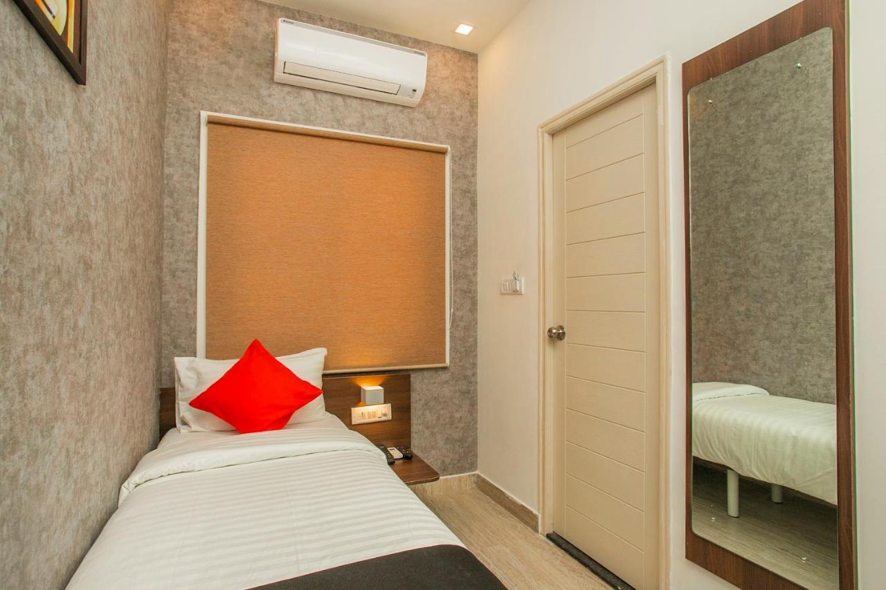 Capital O 25030 D'brooks 3* Bangalore