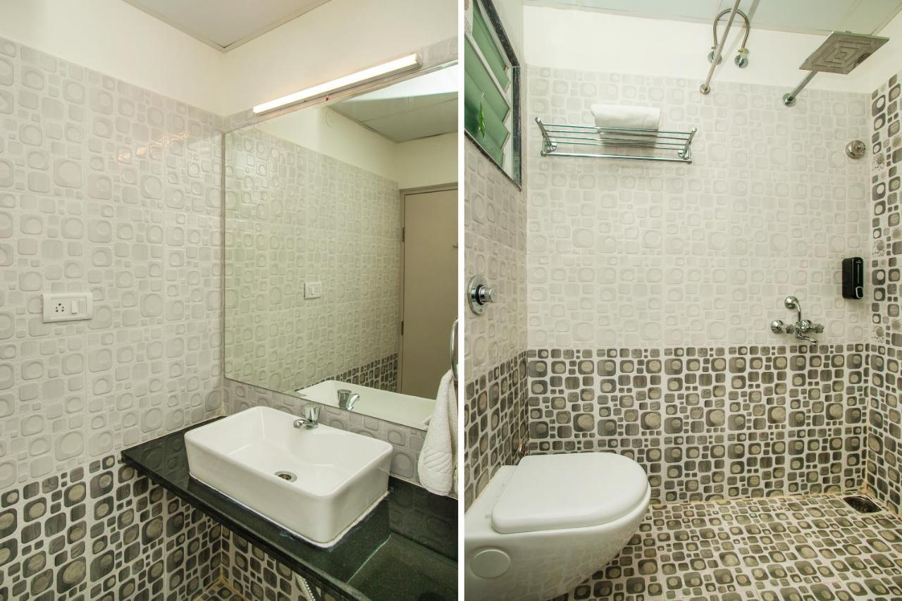 Capital O 25030 D'brooks Hotel 3*