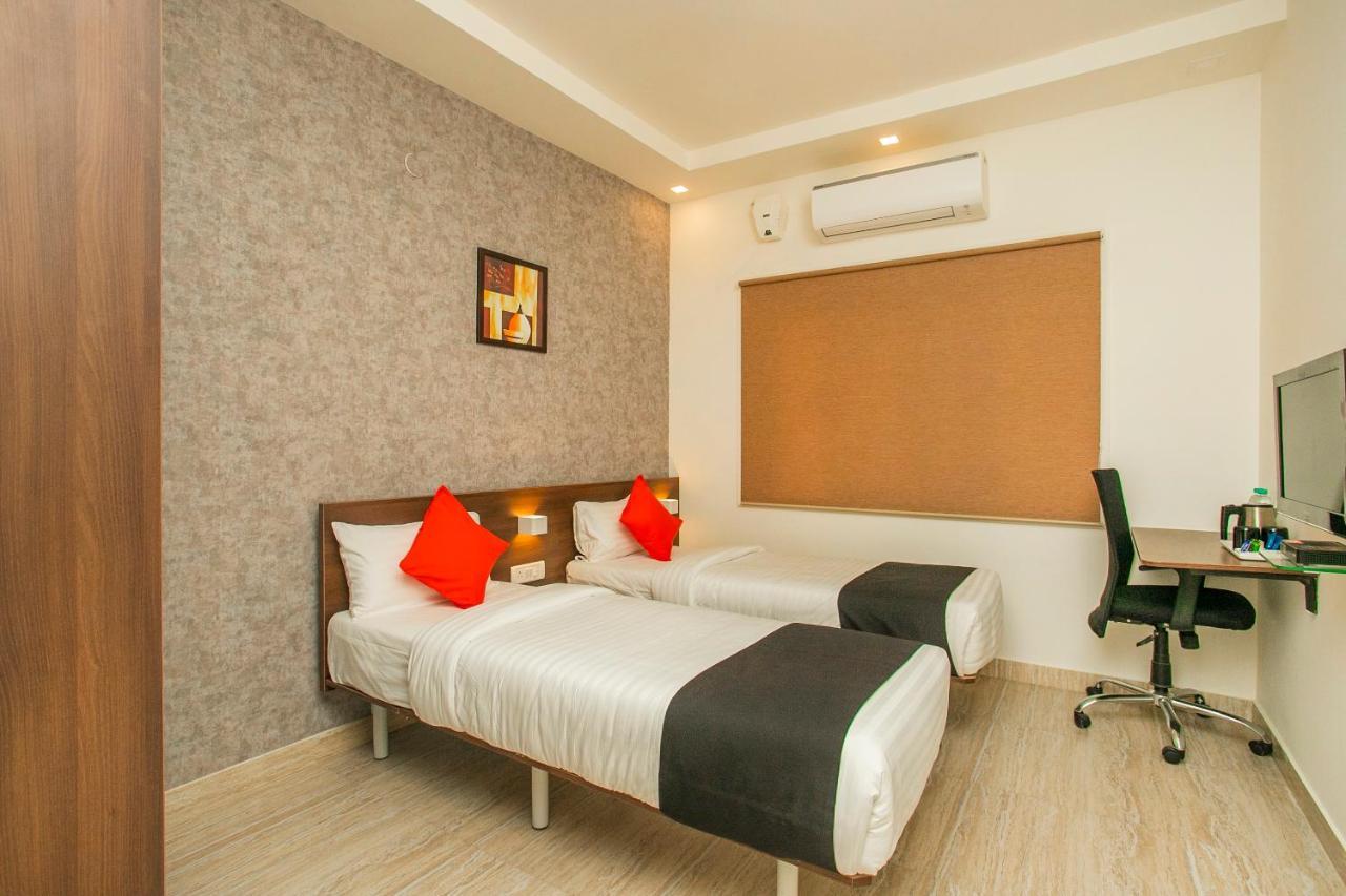 Capital O 25030 D'brooks Hotel 3*