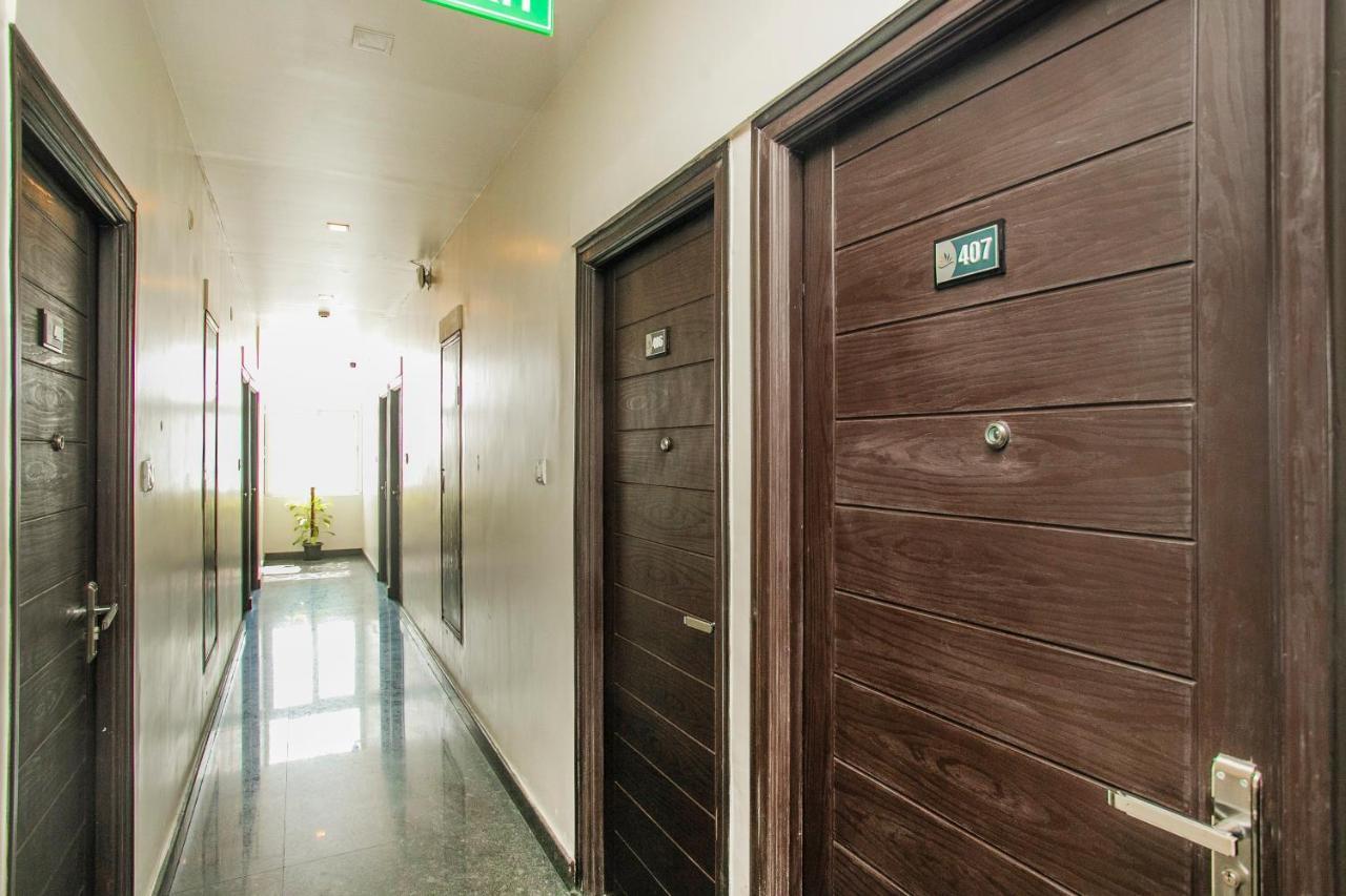 Capital O 25030 D'brooks Hotel 3*