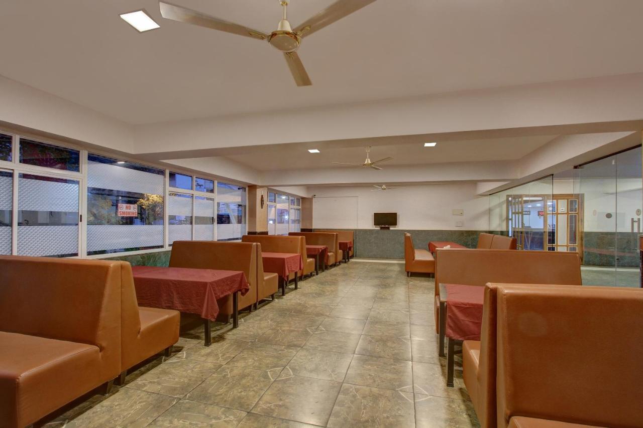 Oyo 26163 Jodidhar's Club 3*