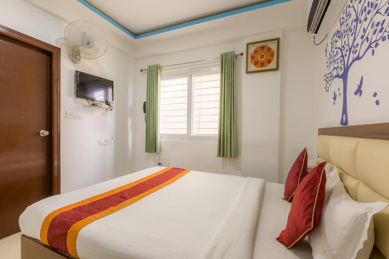 Hotel Oyo 4767 Royal Park