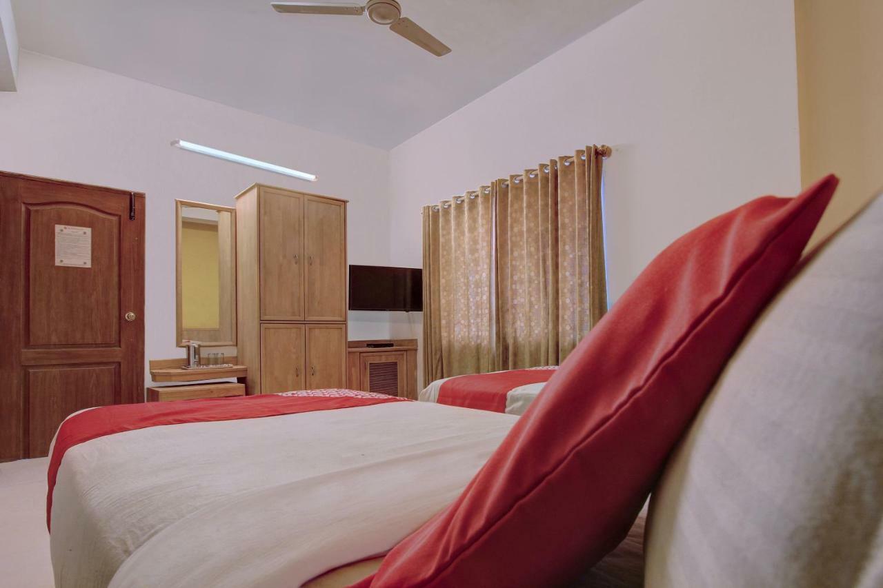 Oyo 27005 The Woodbridge 3* Bangalore